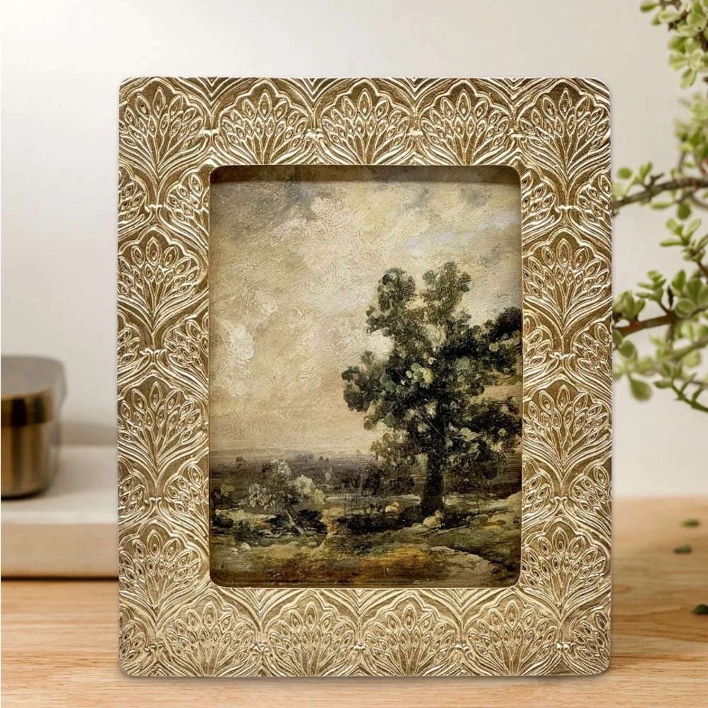 Decorative Gold Ornate Photo Frame 5x7 - Elegant Home Accent